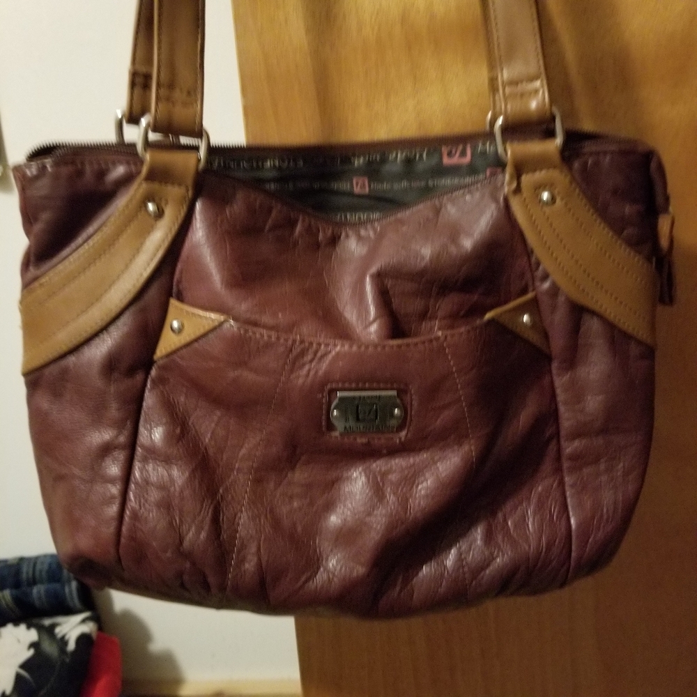 Stone mountain leather purse